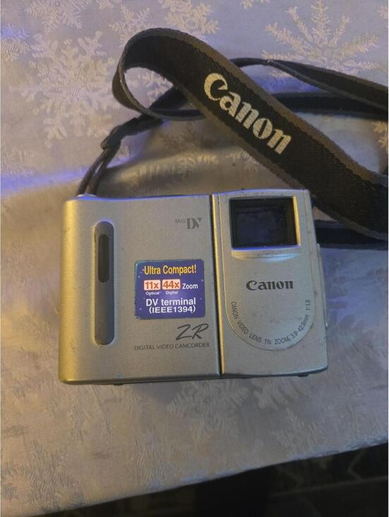 Canon Other - Vintage Canon ZR Mini DV Digital Video Camcorder December 1998 Untested